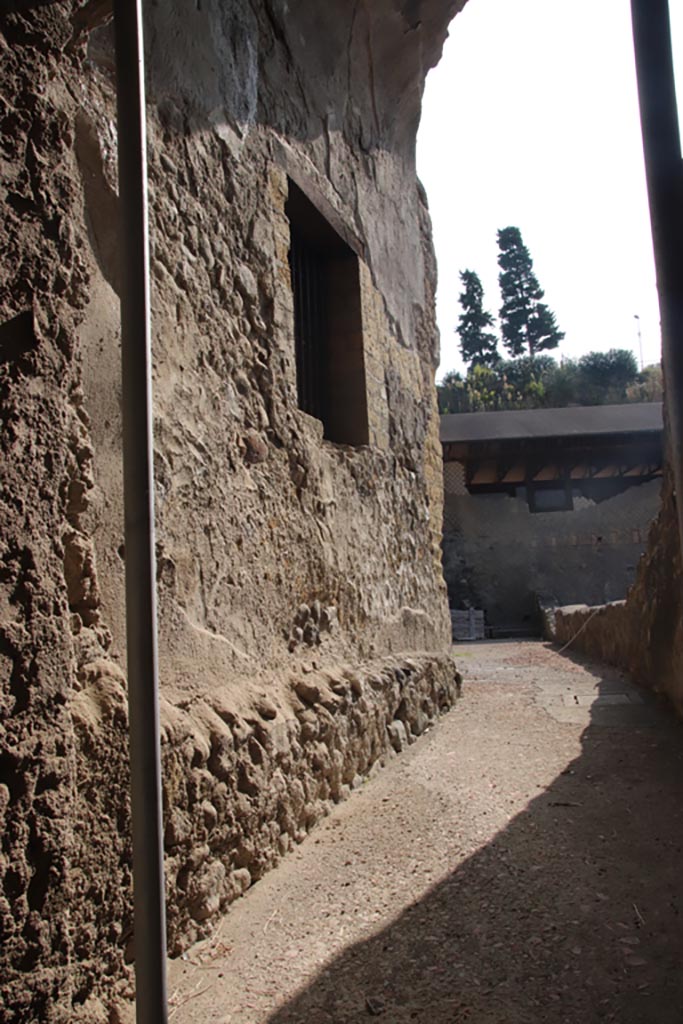 Ins. Or. I.1a, Herculaneum. October 2023.
Looking east along entrance corridor. Photo courtesy of Klaus Heese.